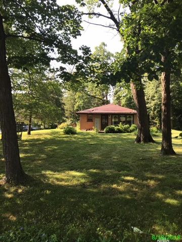 4901 County Line Rd, Caledonia, WI 53108-9712