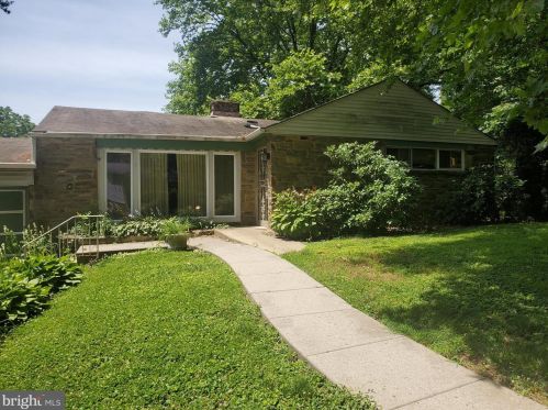 808 Chelten Hills Dr, Melrose Park, PA 19027-1330