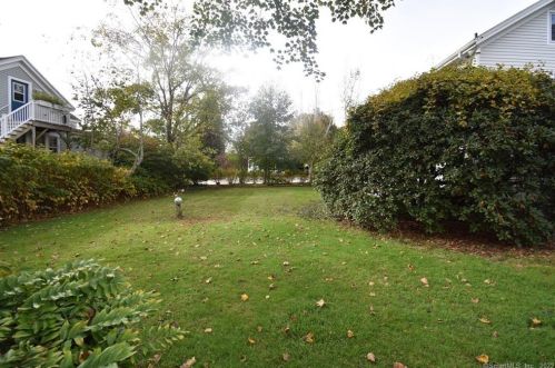 141 Elm St, Stonington CT  06378-1163 exterior
