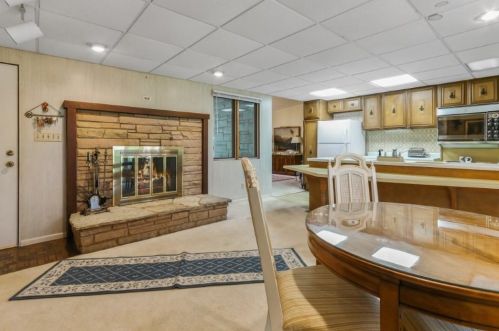 1750 Summit Dr, Lake Geneva WI  53147-1638 exterior