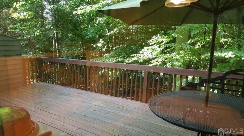 47 Coriander Dr, Princeton NJ  08540-9428 exterior
