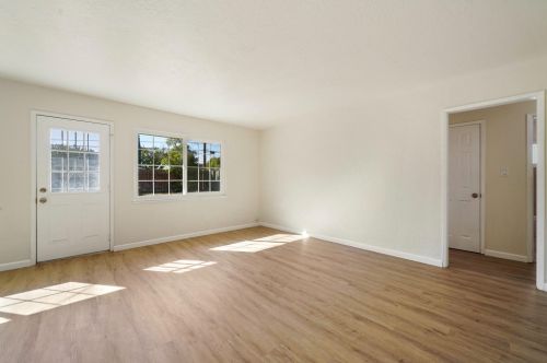 3636 Cummings Way, North Highlands, CA 95660-3327