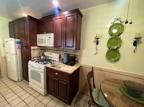 9011 Hermosa Dr, Temple City CA  91780-1836 exterior