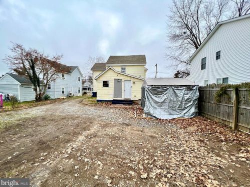 11 Walnut St, Magnolia, DE 19962-6201