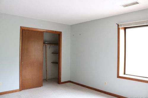 588 Center St, Manchester CT  06040-4464 exterior