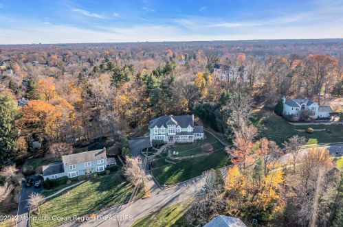 34 Windsor Dr, Little Silver NJ  07739-1311 exterior