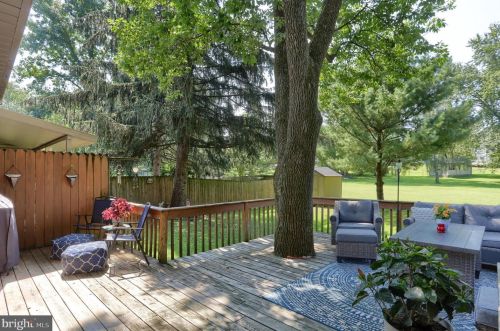 9148 Joyce Ln, Hummelstown PA  17036-9299 exterior