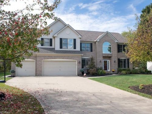 18588 Glen Cairn Way, Cleveland, OH 44149-0900