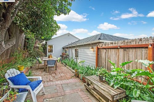 1320 Sandelin Ct, San Leandro CA  94577-3950 exterior