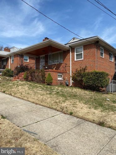 250 Oneida St, Washington, DC 20011-1616