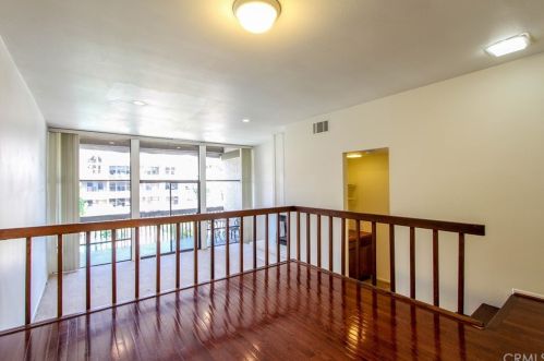 7217 Marina Pacifica Dr, Long Beach CA 90803-3809 exterior