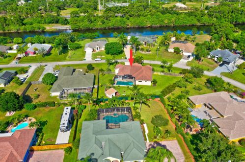 3532 Macon Rd, Fort Pierce FL  34953-3570 exterior