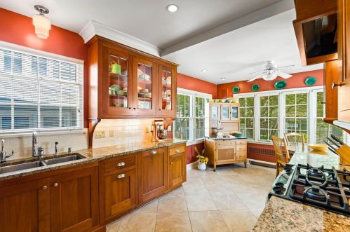 3164 51 Blvd, Milwaukee WI 53216-3236 exterior