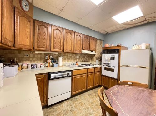 85-03 90th St, Jamaica, NY 11421-1329