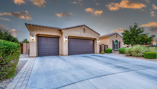 3814 Cedar Dr, Chandler, AZ 85249-5565