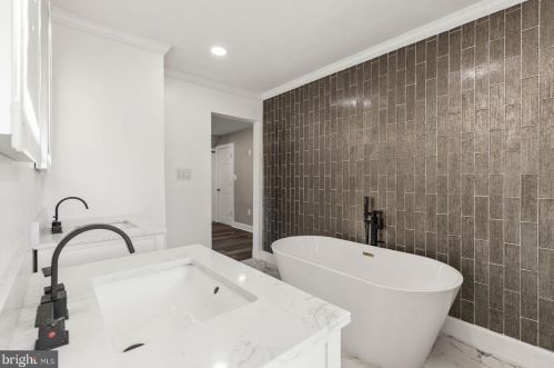 15 Franklin Ave, Beverly NJ  08010-1709 exterior