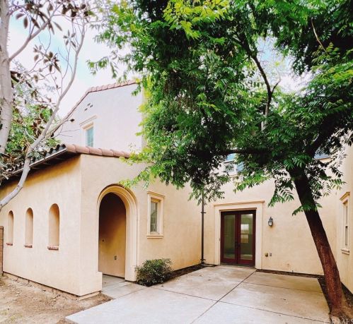 3027 Hampton Way, Ontario CA  91761-2631 exterior