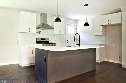 1396 Harris Rd, Dresher PA  19025-1104 exterior