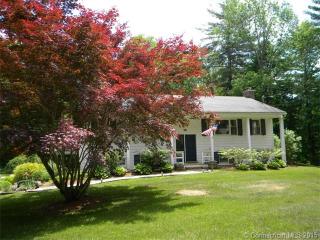 18 Highland Ln, Canaan, CT 06018-2049