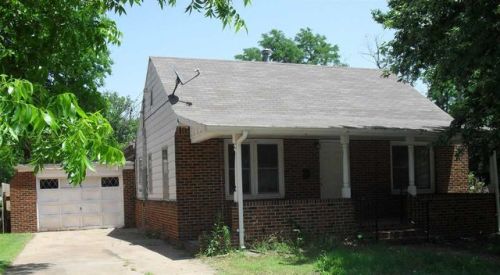 1017 11th St, Enid, OK 73701-2429