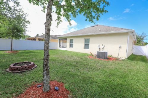 8171 Westfield Cir, Vero Beach FL  32966-1282 exterior