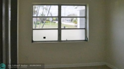 594 5 St, West Palm Beach FL  33404-7402 exterior