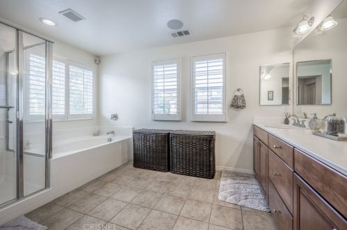 28474 Camino Del Arte Dr, Santa Clarita CA  91354-3094 exterior