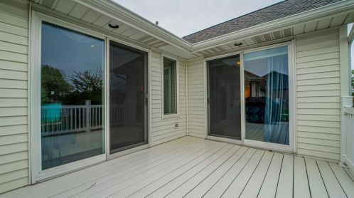 9156 Maple Dr, Dyer IN  46373-9149 exterior