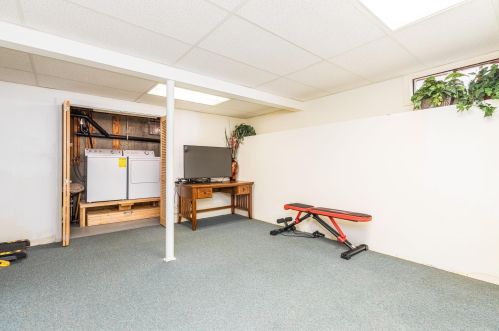 16 Snell Rd, Lee NH  03861-6719 exterior