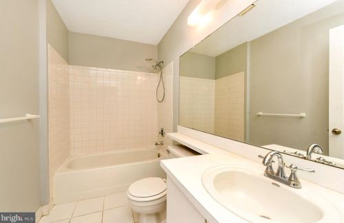 6 Voscek Ct, Lawrence Township NJ 08648-2648 exterior