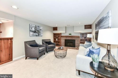 3027 Crane Dr, Falls Church VA  22042-3004 exterior