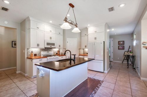 10421 Less Traveled Rd, Thonotosassa FL  33592-4017 exterior
