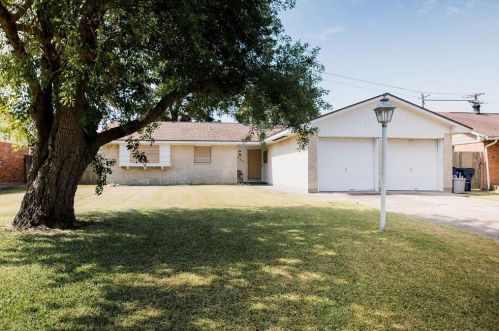 3025 Somerset Ave, Texas City, TX 77590-6821