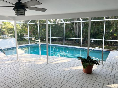529 Nassau Rd, Marco Island, FL 34145-3619
