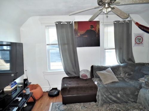 71 Merchant St, Bridgeport CT  06604-2214 exterior