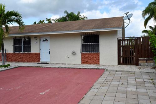 4903 Saratoga Rd, West Palm Beach, FL 33415-7415