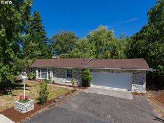 711 Parkway Ave, Battle Ground, WA 98604-9158