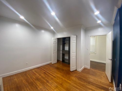 428 Keene St, Perth Amboy, NJ 08861-2637