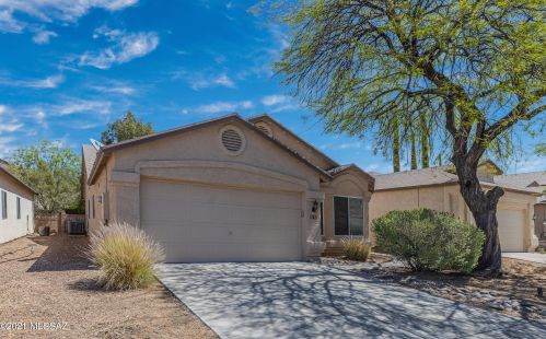 9177 Ironbark St, Tucson, AZ 85747-5355
