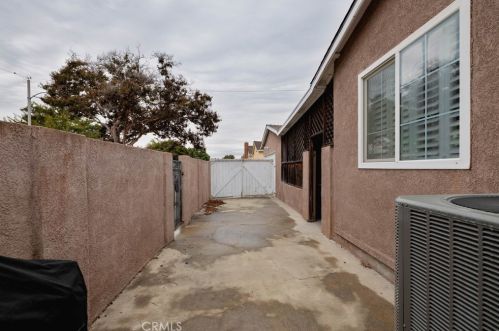 6103 Michelson St, Lakewood CA  90712-1413 exterior