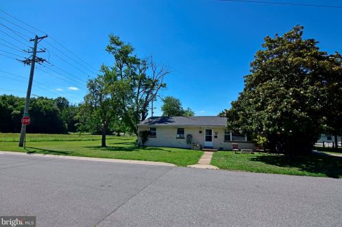 611 14th St, New Castle, DE 19720-4943