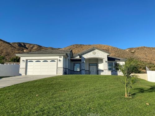 5767 Saturn Ct, San Bernardino, CA 92407-2727