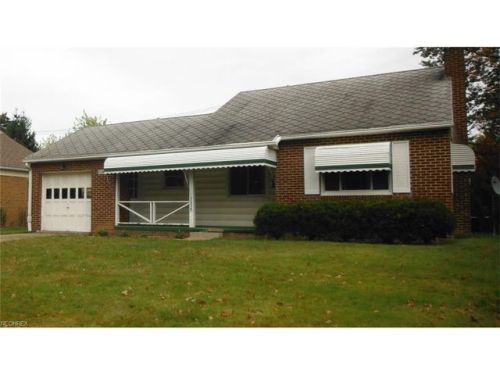 2236 Belleflower Dr, Alliance, OH 44601-4729
