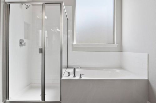 1105 Whispering Hills Dr, Midlothian TX  76063-6603 exterior