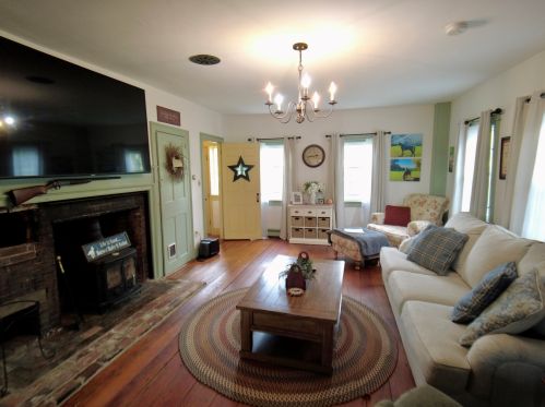 209 Dartmouth College Hwy, Haverhill NH  03765-5105 exterior