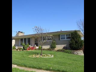 9011 Wanlou Dr, Louisville, KY 40272-2744