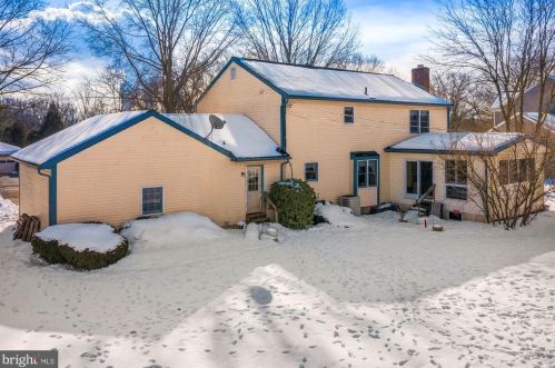 1199 Crestwood Dr, Pottstown PA 19464-2931 exterior