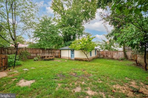 6903 Chew Ave, Philadelphia PA 19120-2211 exterior