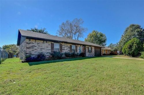 20380 Rockhollow Dr, Harrah, OK 73045-9670
