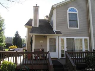 40 Pembrooke Ct, Tompkins Corners NY  10579-3246 exterior